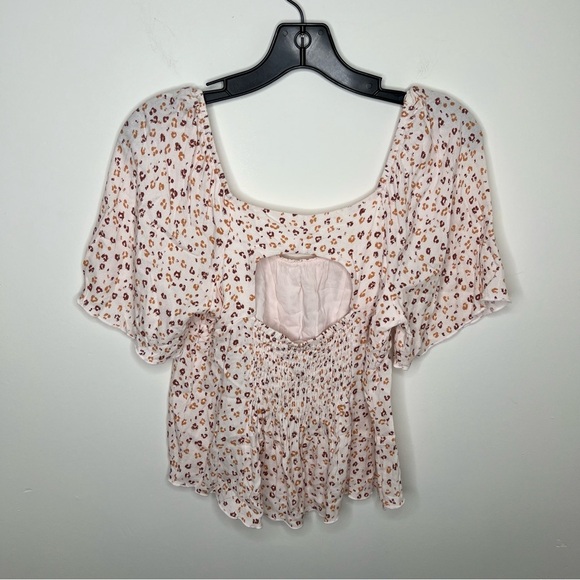 Urban Romantics Light Pink/Cream Leopard Top Size Small - Picture 3 of 10